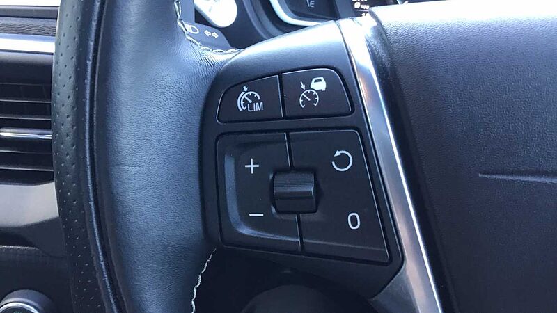 Volvo V40 T3 R-Design Automatic