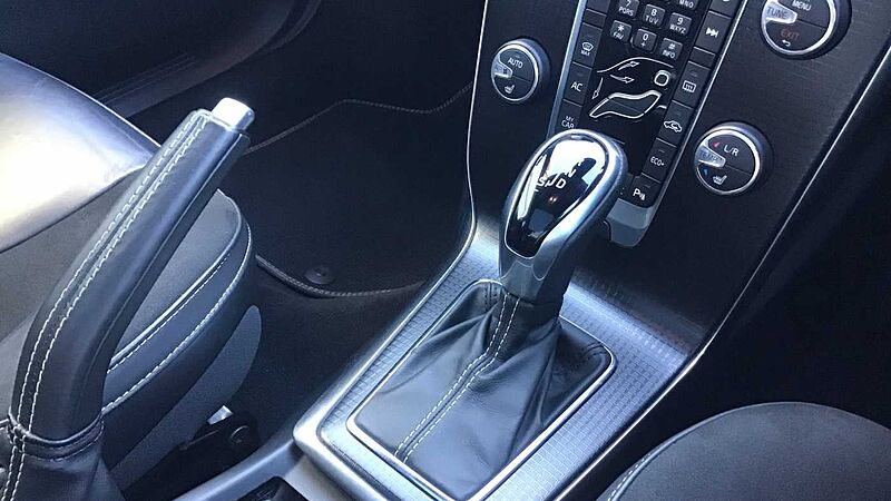 Volvo V40 T3 R-Design Automatic