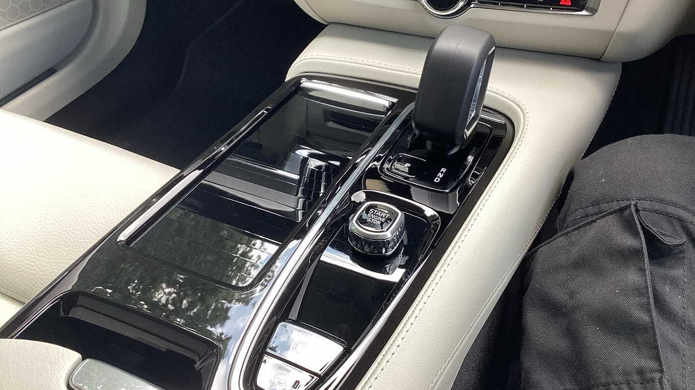 Volvo V90 Plus, T6 AWD Plug-in hybrid, Electric/Petrol, Dark