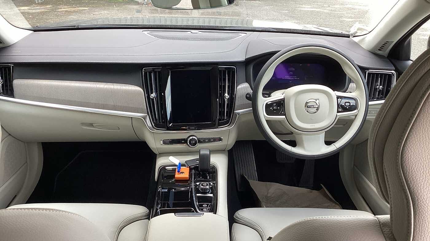 Volvo V90 Plus, T6 AWD Plug-in hybrid, Electric/Petrol, Dark