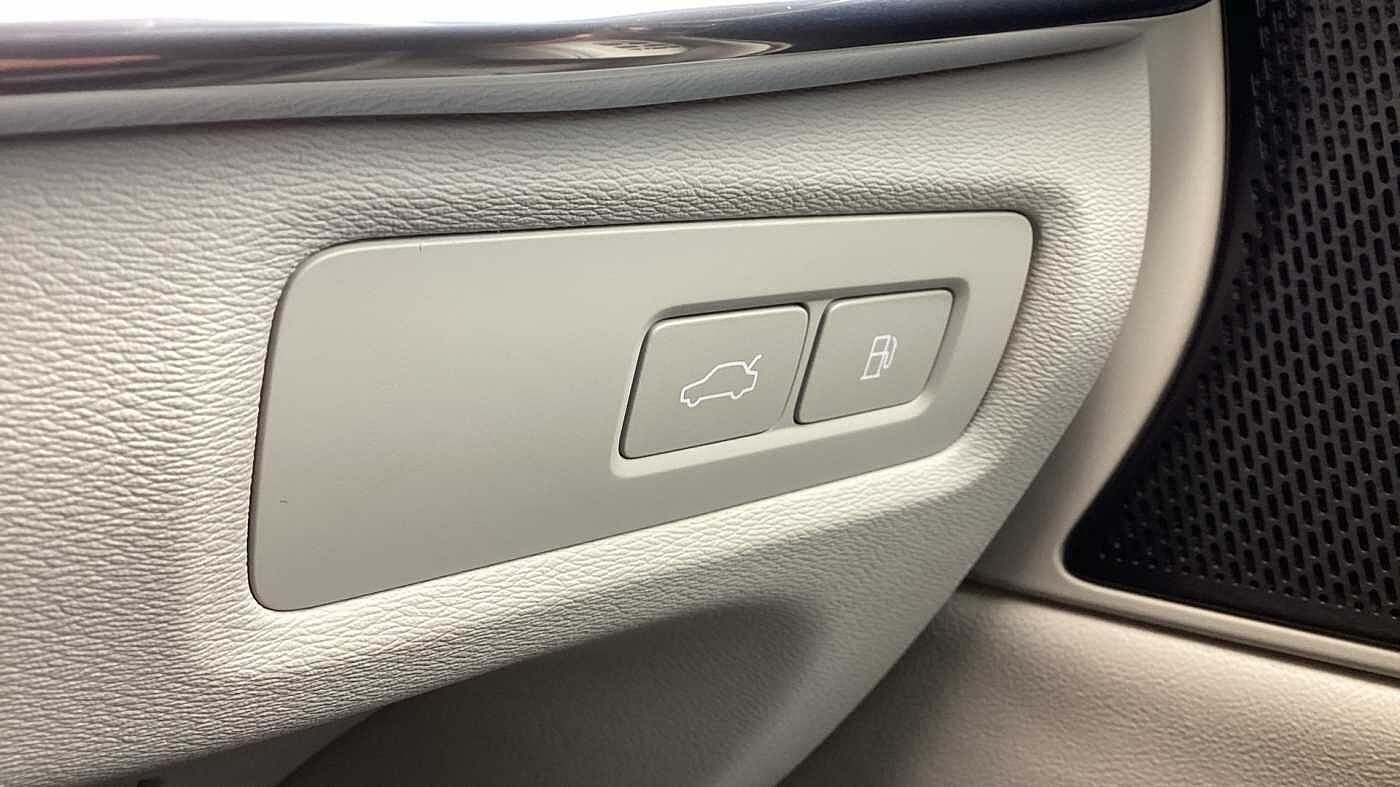 Volvo V90 Plus, T6 AWD Plug-in hybrid, Electric/Petrol, Dark