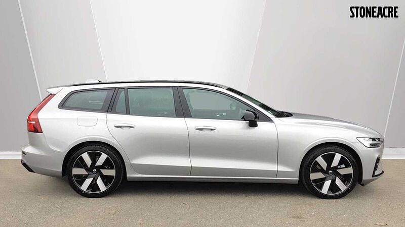 Volvo V60 Plus, T6 AWD Plug-in hybrid, Electric/Petrol, Dark