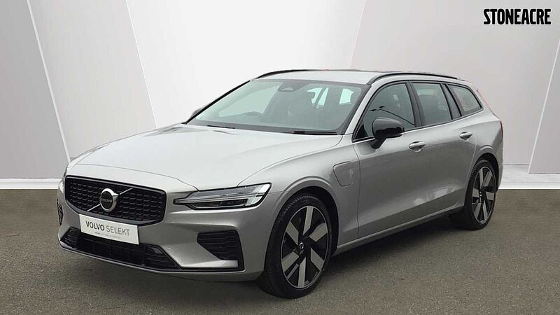 Volvo V60 Plus, T6 AWD Plug-in hybrid, Electric/Petrol, Dark