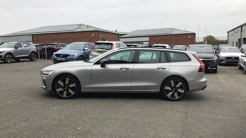 Volvo V60 Plus, T6 AWD Plug-in hybrid, Electric/Petrol, Dark