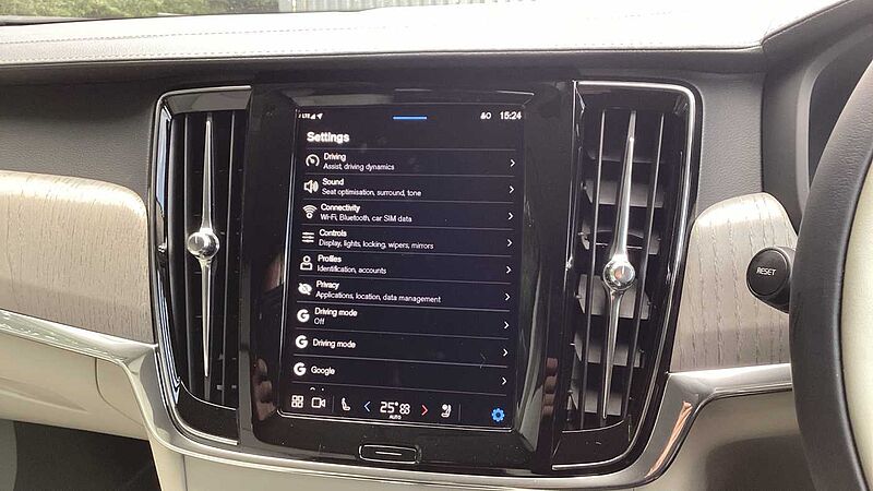 Volvo V90 Plus, T6 AWD Plug-in hybrid, Electric/Petrol, Dark