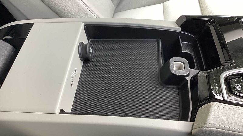 Volvo V90 Plus, T6 AWD Plug-in hybrid, Electric/Petrol, Dark