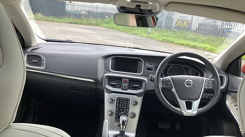 Volvo V40 T2 Inscription Automatic