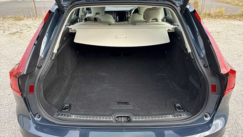 Volvo V90 2.0 B5D Cross Country 5dr AWD Auto Diesel Estate