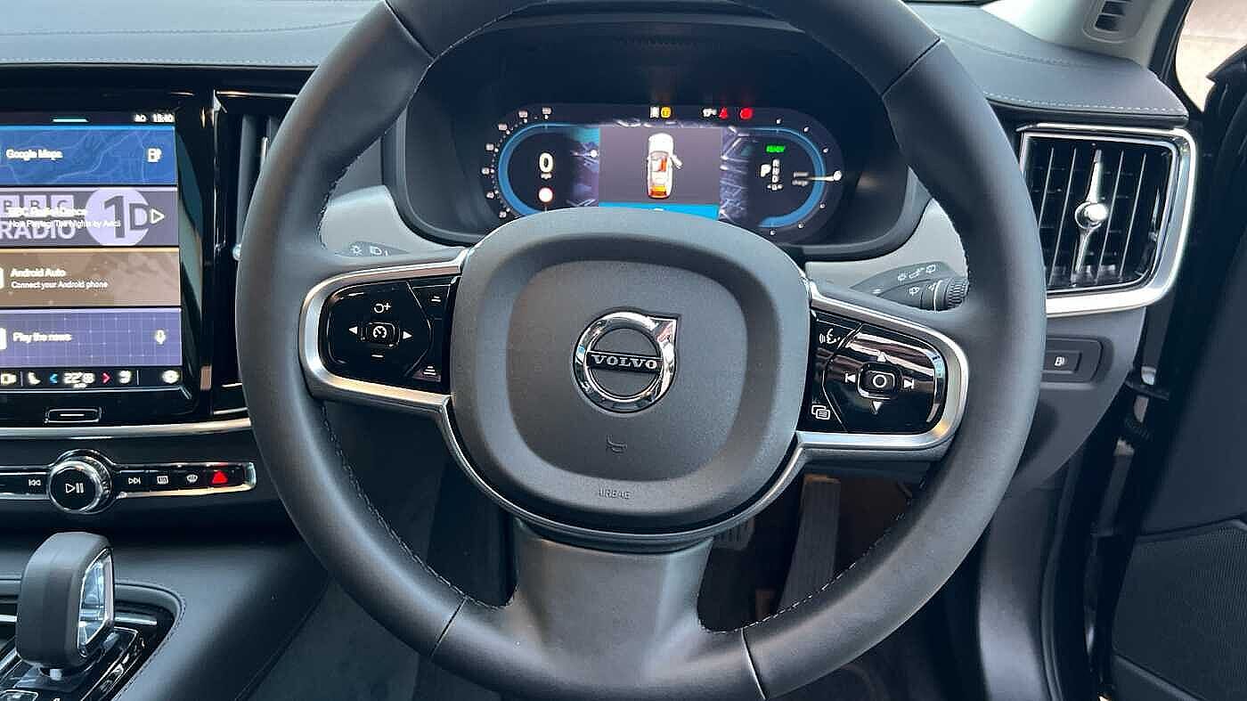 Volvo V90 Plus, T6 AWD Plug-in hybrid, Electric/Petrol, Dark