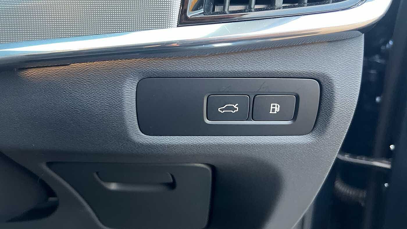 Volvo V90 Plus, T6 AWD Plug-in hybrid, Electric/Petrol, Dark