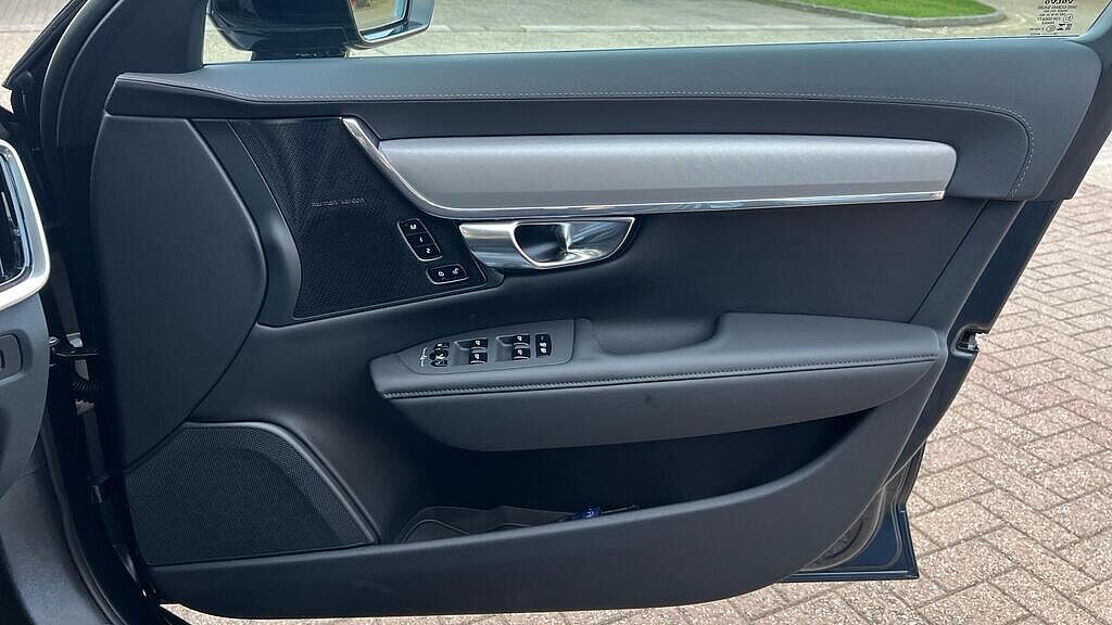 Volvo V90 Plus, T6 AWD Plug-in hybrid, Electric/Petrol, Dark