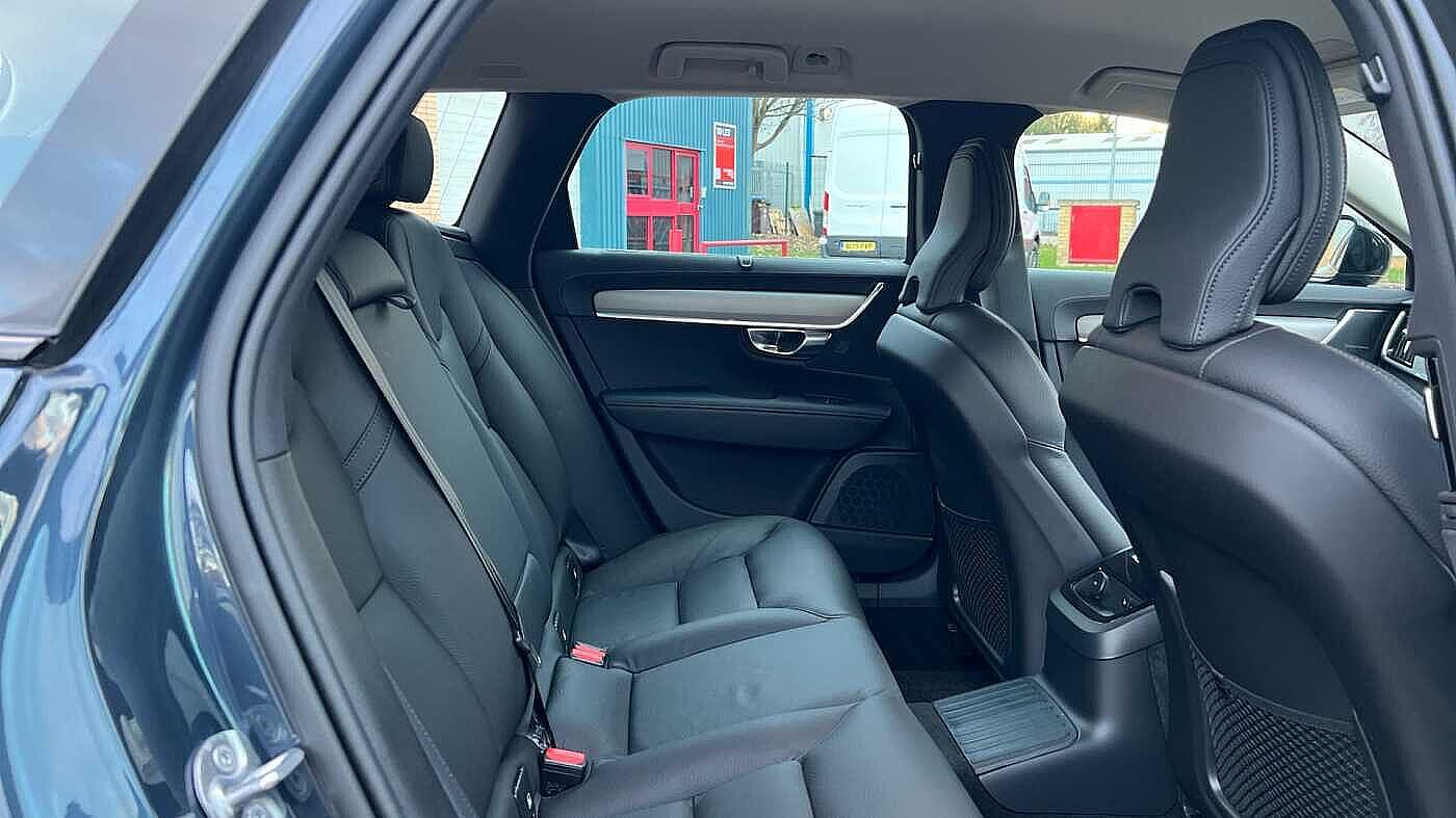 Volvo V90 Plus, T6 AWD Plug-in hybrid, Electric/Petrol, Dark