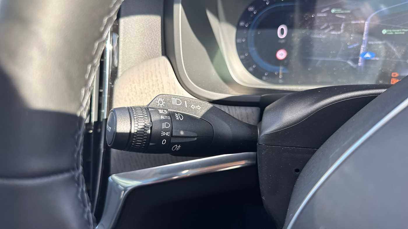 Volvo V90 Ultra, T8 AWD Plug-in hybrid, Electric/Petrol, Dark