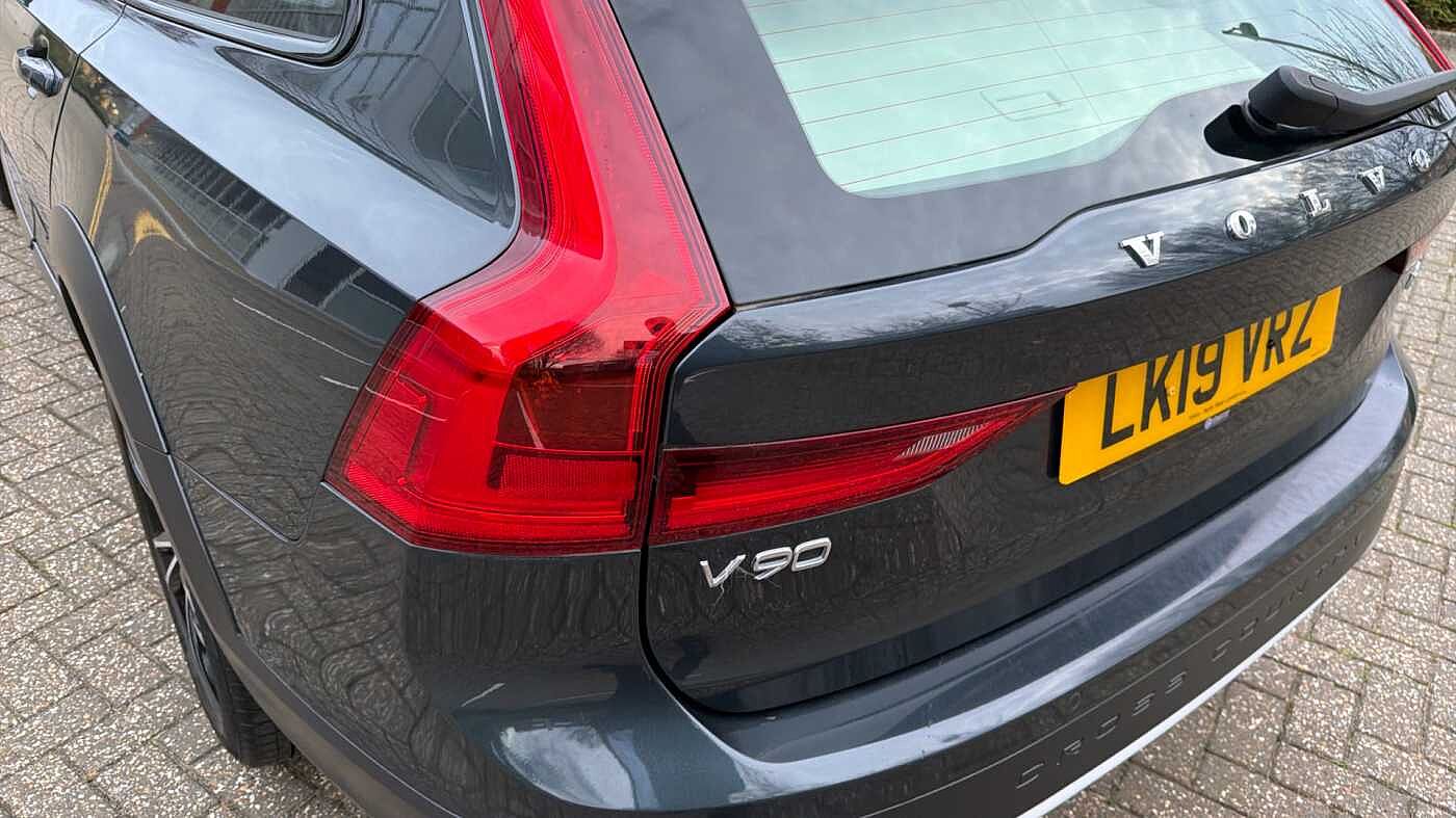 Volvo V90 Cross Country T6 AWD Plus Automatic