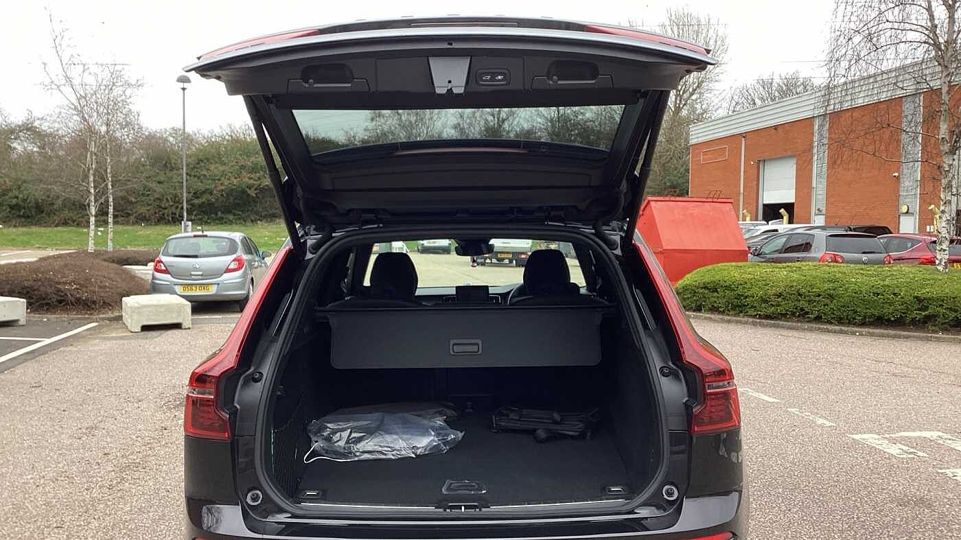 Volvo XC60 Black Edition Ultra, T8 AWD Plug-in hybrid, Electric/Petrol