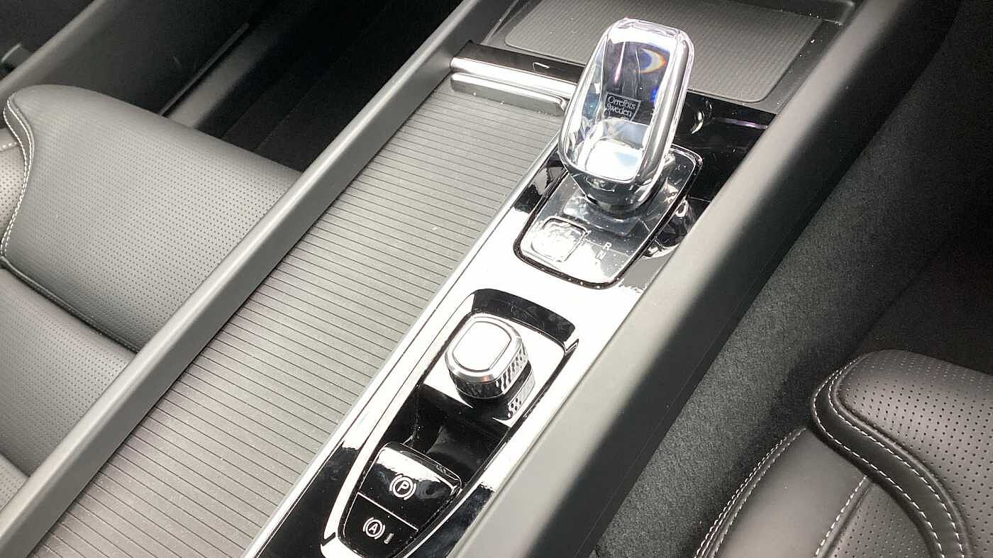 Volvo XC60 Black Edition Ultra, T8 AWD Plug-in hybrid, Electric/Petrol