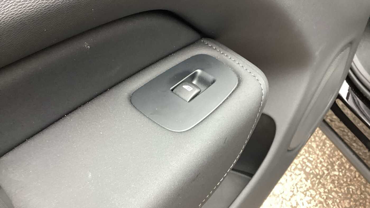 Volvo XC60 Black Edition Ultra, T8 AWD Plug-in hybrid, Electric/Petrol