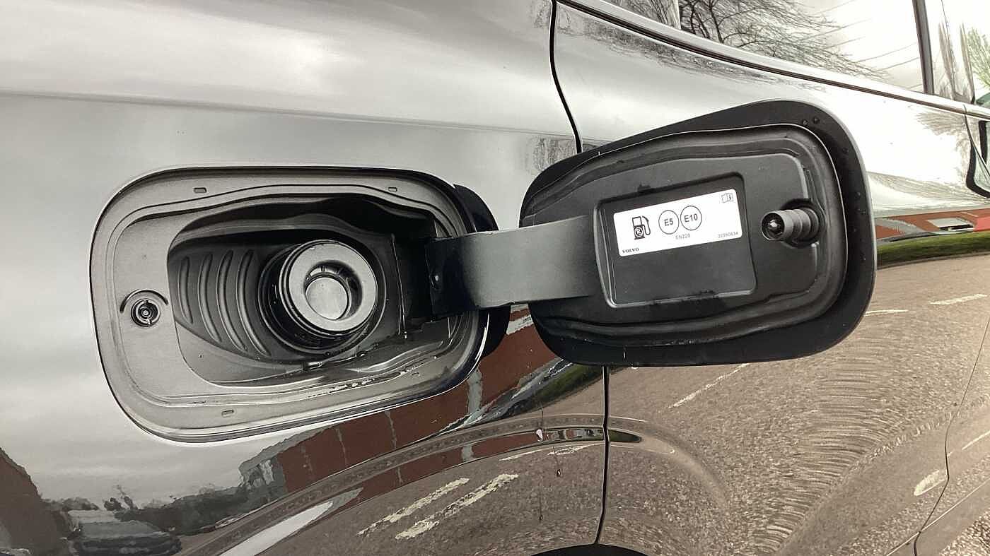 Volvo XC60 Black Edition Ultra, T8 AWD Plug-in hybrid, Electric/Petrol