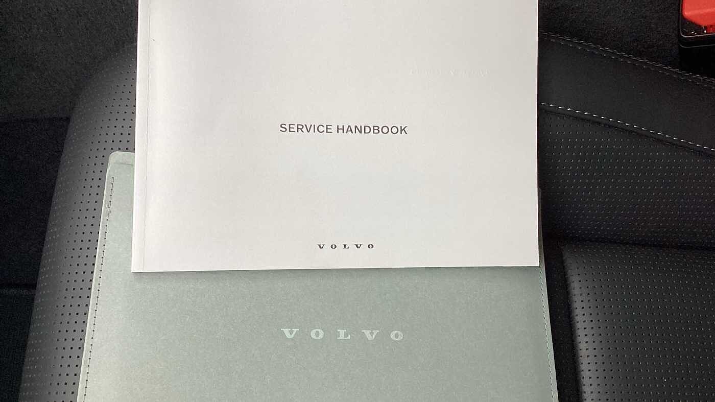 Volvo XC60 Black Edition Ultra, T8 AWD Plug-in hybrid, Electric/Petrol