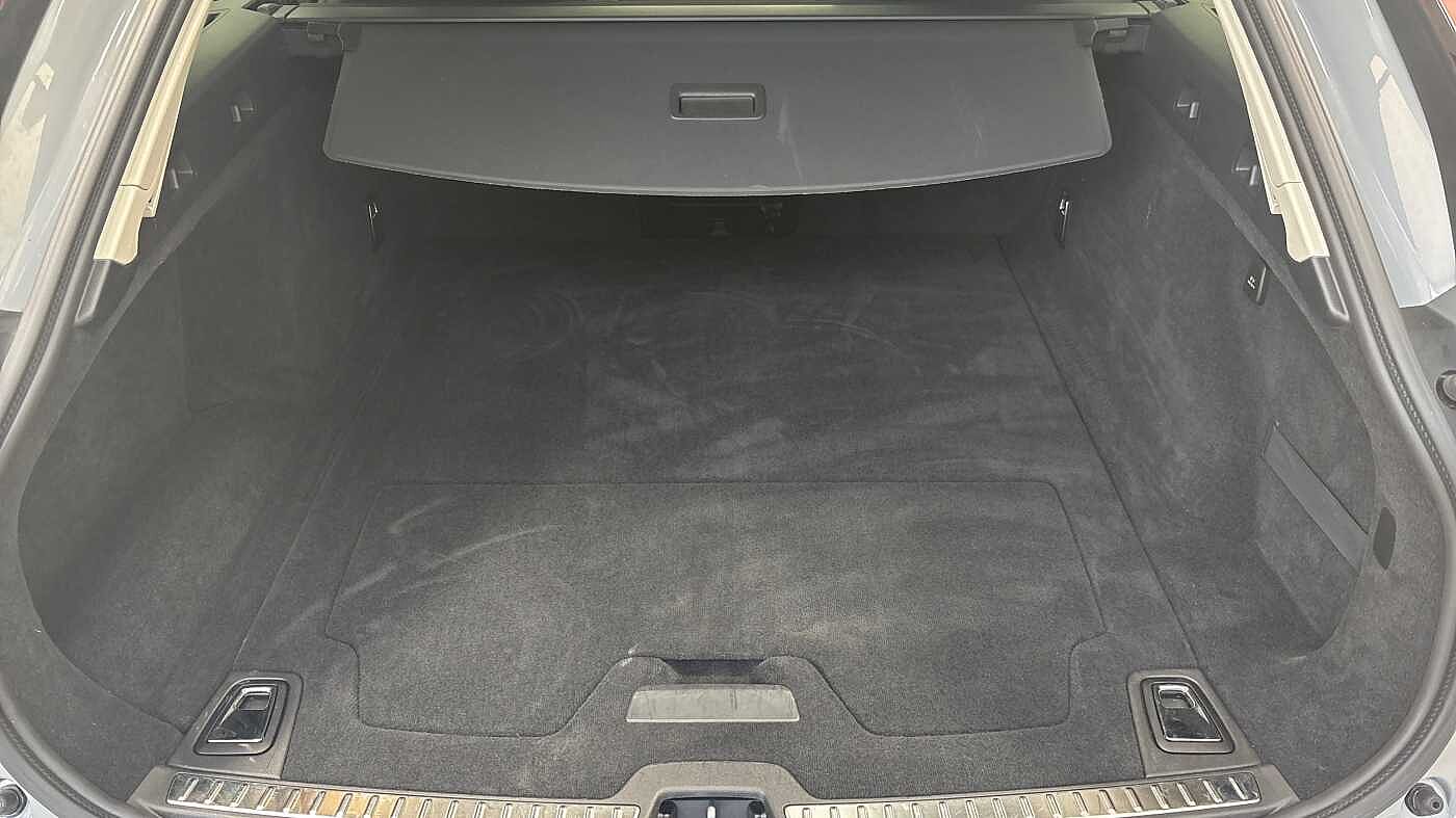 Volvo V90 Ultra, T8 AWD Plug-in hybrid, Electric/Petrol, Dark