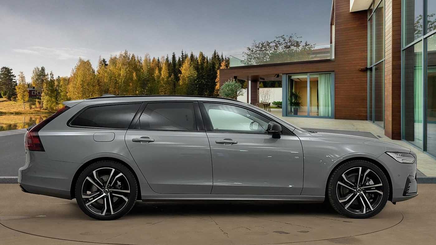 Volvo V90 Ultra, T8 AWD Plug-in hybrid, Electric/Petrol, Dark