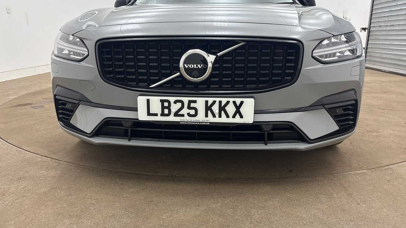 Volvo V90 Ultra, T8 AWD Plug-in hybrid, Electric/Petrol, Dark