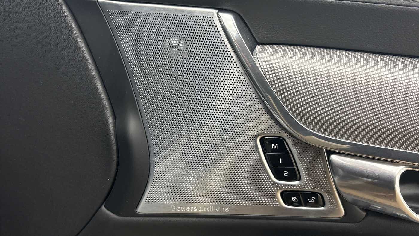Volvo V90 Ultra, T8 AWD Plug-in hybrid, Electric/Petrol, Dark