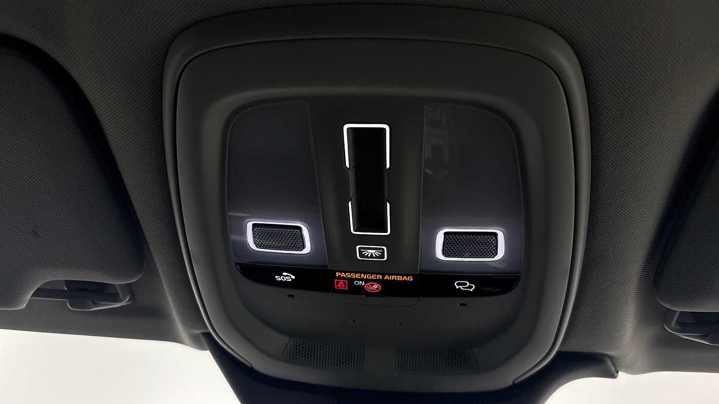 Volvo V90 Ultra, T8 AWD Plug-in hybrid, Electric/Petrol, Dark