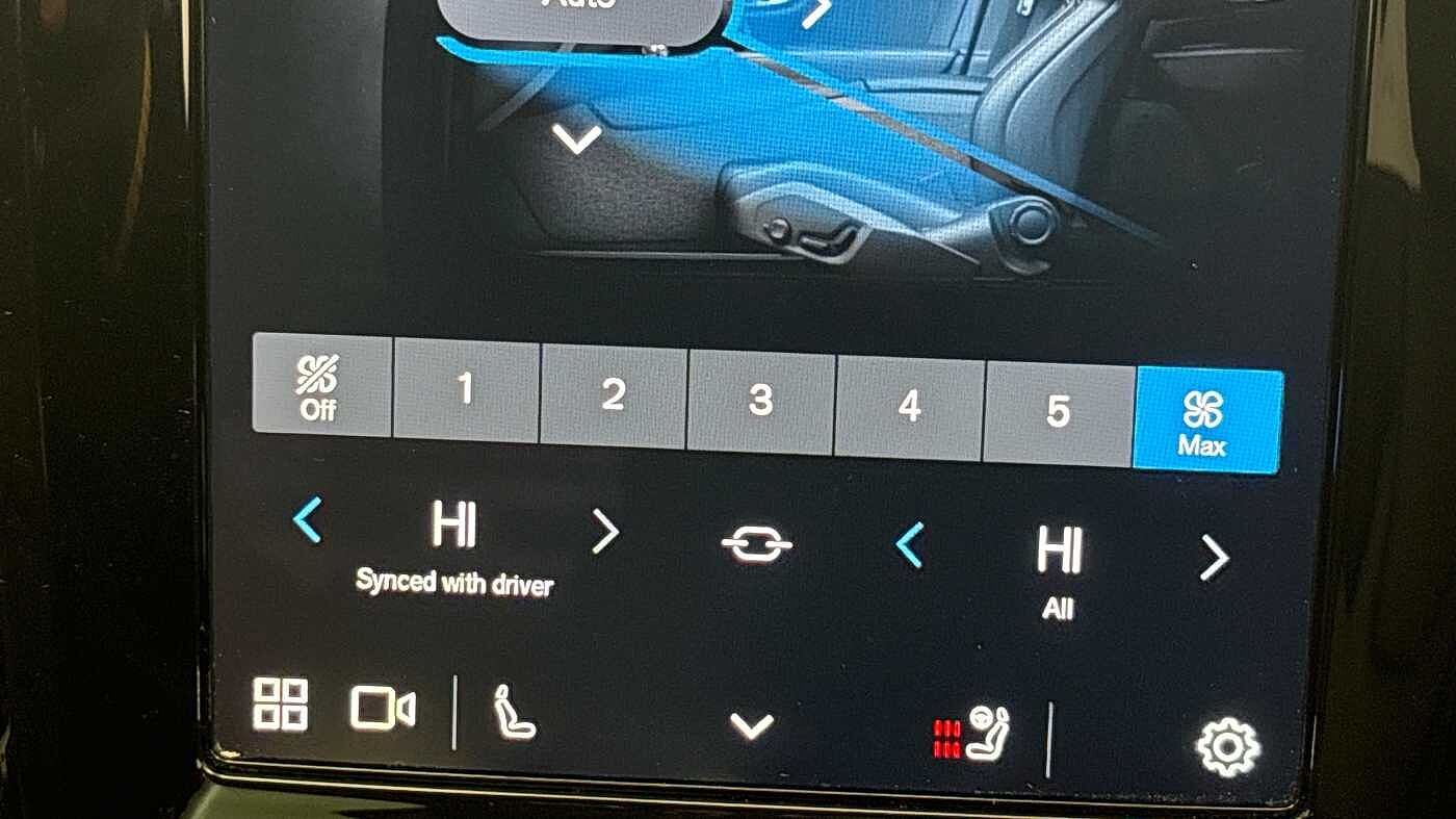 Volvo V90 Ultra, T8 AWD Plug-in hybrid, Electric/Petrol, Dark