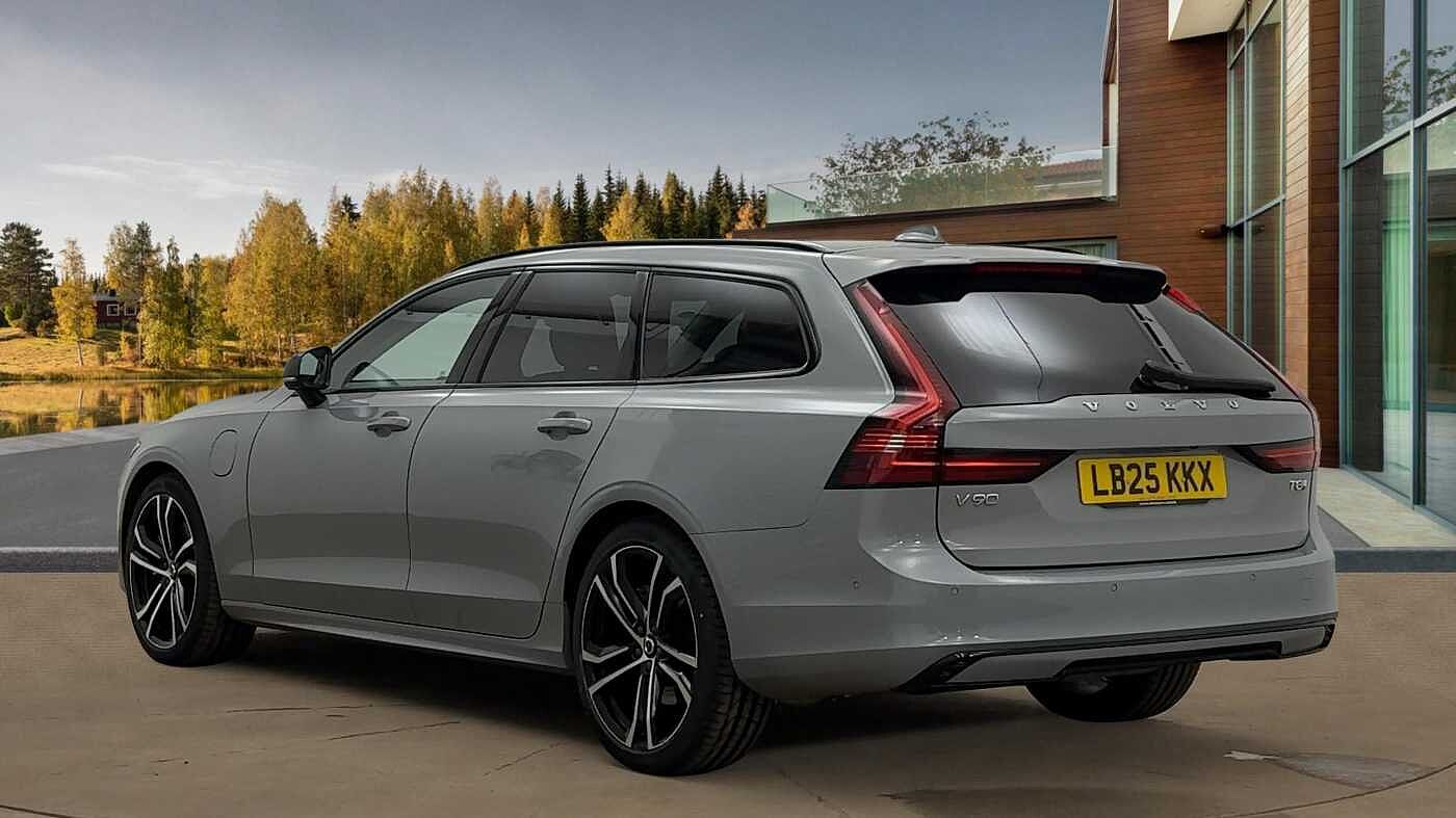 Volvo V90 Ultra, T8 AWD Plug-in hybrid, Electric/Petrol, Dark