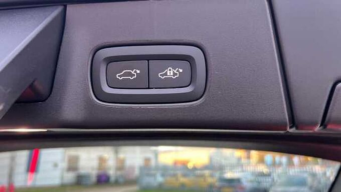 Volvo V90 Plus, T6 AWD Plug-in hybrid, Electric/Petrol, Dark