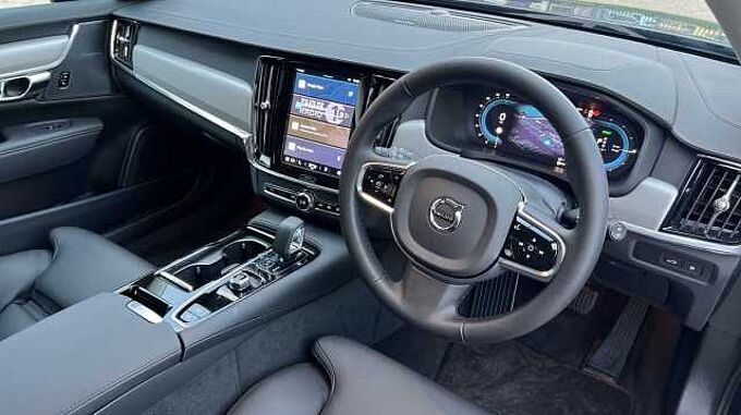 Volvo V90 Plus, T6 AWD Plug-in hybrid, Electric/Petrol, Dark