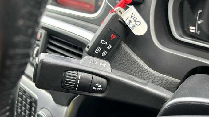 Volvo V40 T2 Inscription Manual