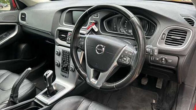 Volvo V40 T2 Inscription Manual