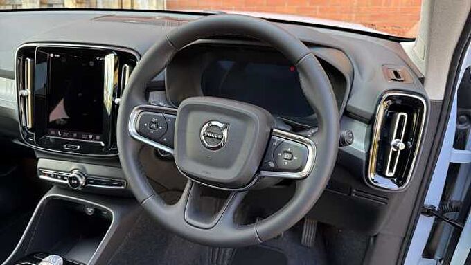 Volvo XC40 Ultra, B3 Mild hybrid, Petrol, Bright