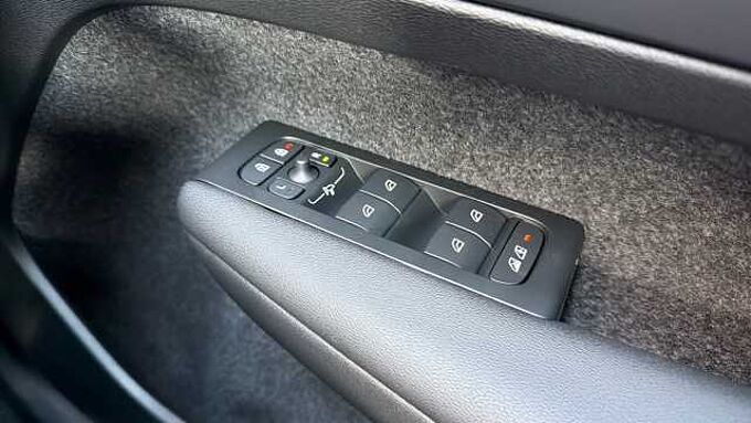 Volvo XC40 Ultra, B3 Mild hybrid, Petrol, Bright