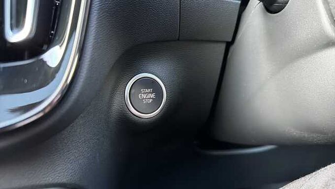 Volvo XC40 Ultra, B3 Mild hybrid, Petrol, Bright