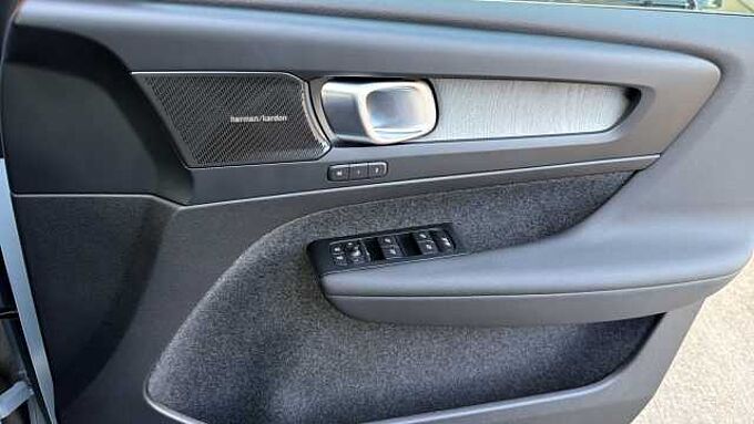 Volvo XC40 Ultra, B3 Mild hybrid, Petrol, Bright