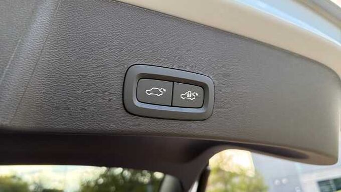 Volvo XC40 Ultra, B3 Mild hybrid, Petrol, Bright