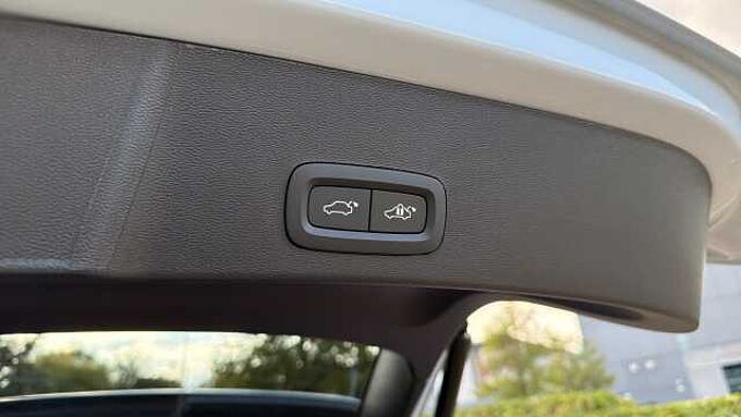 Volvo XC40 Ultra, B3 Mild hybrid, Petrol, Bright