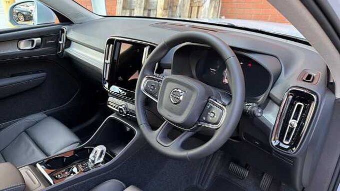 Volvo XC40 Ultra, B3 Mild hybrid, Petrol, Bright