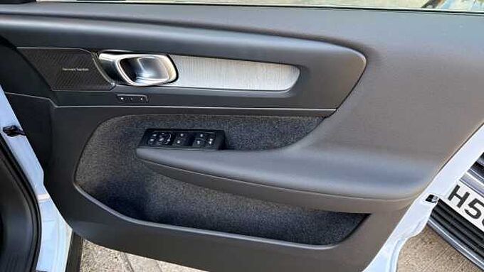 Volvo XC40 Ultra, B3 Mild hybrid, Petrol, Bright