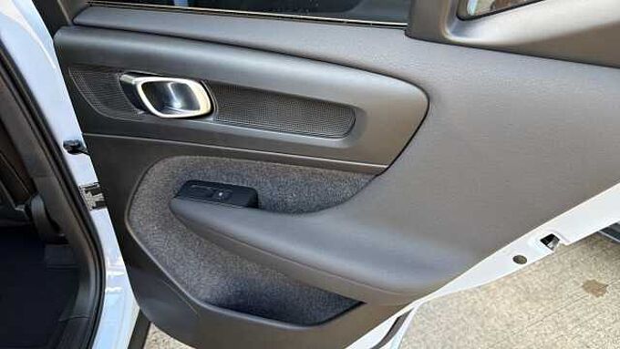 Volvo XC40 Ultra, B3 Mild hybrid, Petrol, Bright