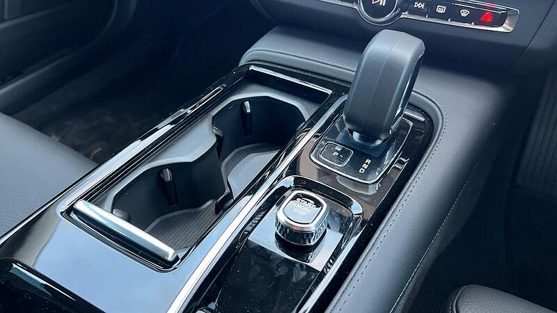 Volvo V90 Plus, T6 AWD Plug-in hybrid, Electric/Petrol, Dark