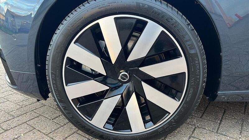 Volvo V90 Plus, T6 AWD Plug-in hybrid, Electric/Petrol, Dark