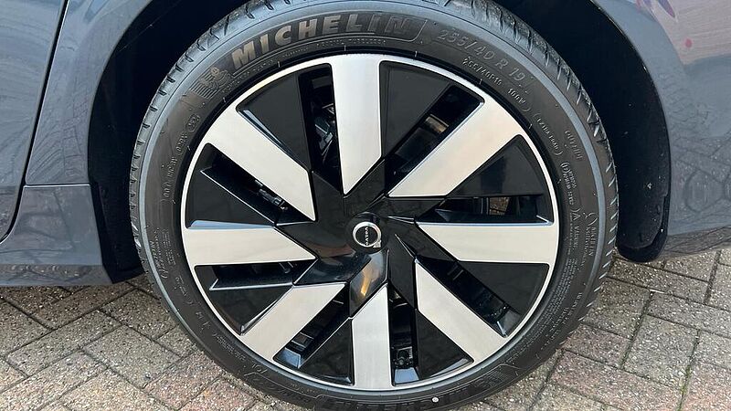 Volvo V90 Plus, T6 AWD Plug-in hybrid, Electric/Petrol, Dark