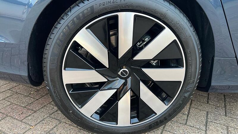 Volvo V90 Plus, T6 AWD Plug-in hybrid, Electric/Petrol, Dark