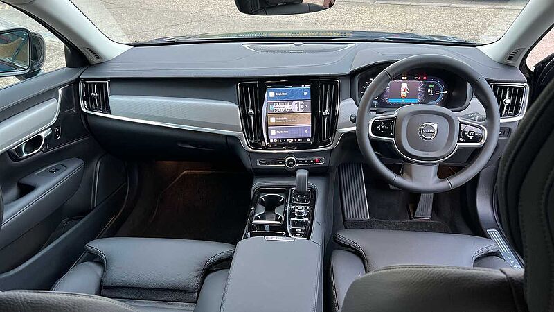 Volvo V90 Plus, T6 AWD Plug-in hybrid, Electric/Petrol, Dark