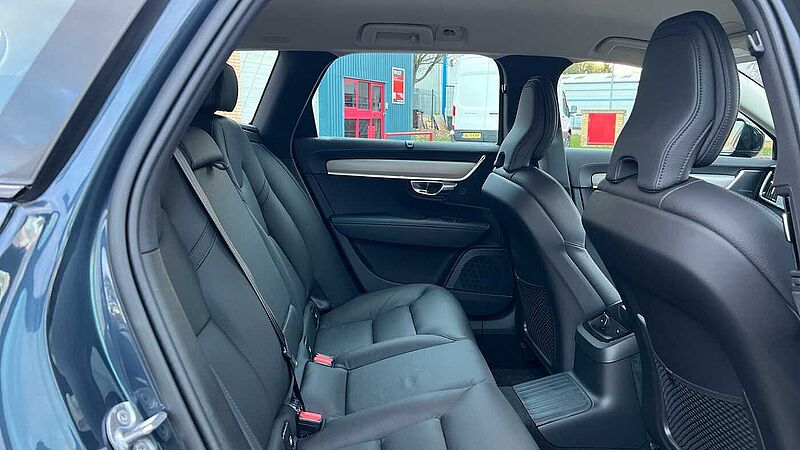 Volvo V90 Plus, T6 AWD Plug-in hybrid, Electric/Petrol, Dark