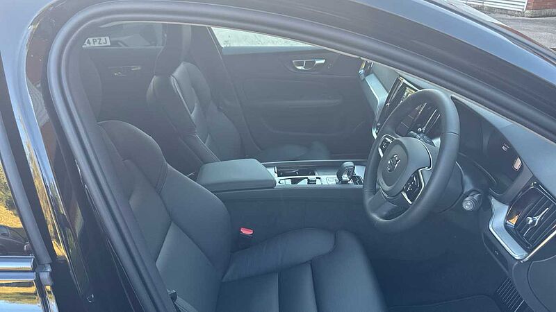 Volvo V60 Plus, B4 Mild hybrid, Petrol, Dark (Tints, Leather, NEW 2025 Model)
